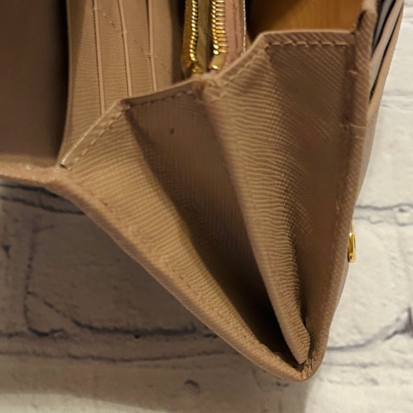 Prada Saffiano Leather Beige Bow Wallet - EUC with cards, box and paper! - Picture 12 of 16